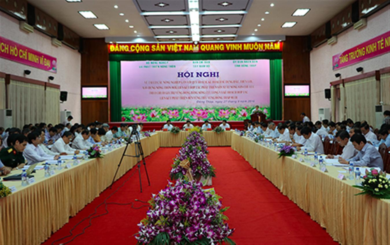 Tái cơ cấu nông nghiệp gắn với xây dựng nông thôn mới