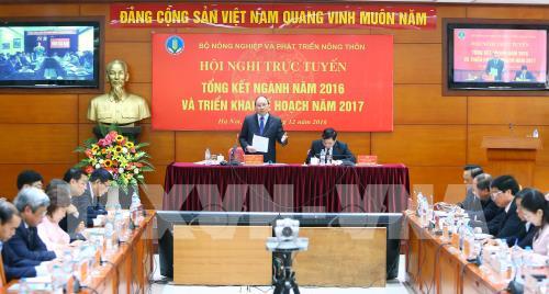 Thủ tướng Nguyễn Xuân Phúc: Cảm ơn nông dân, ngư dân, diêm dân