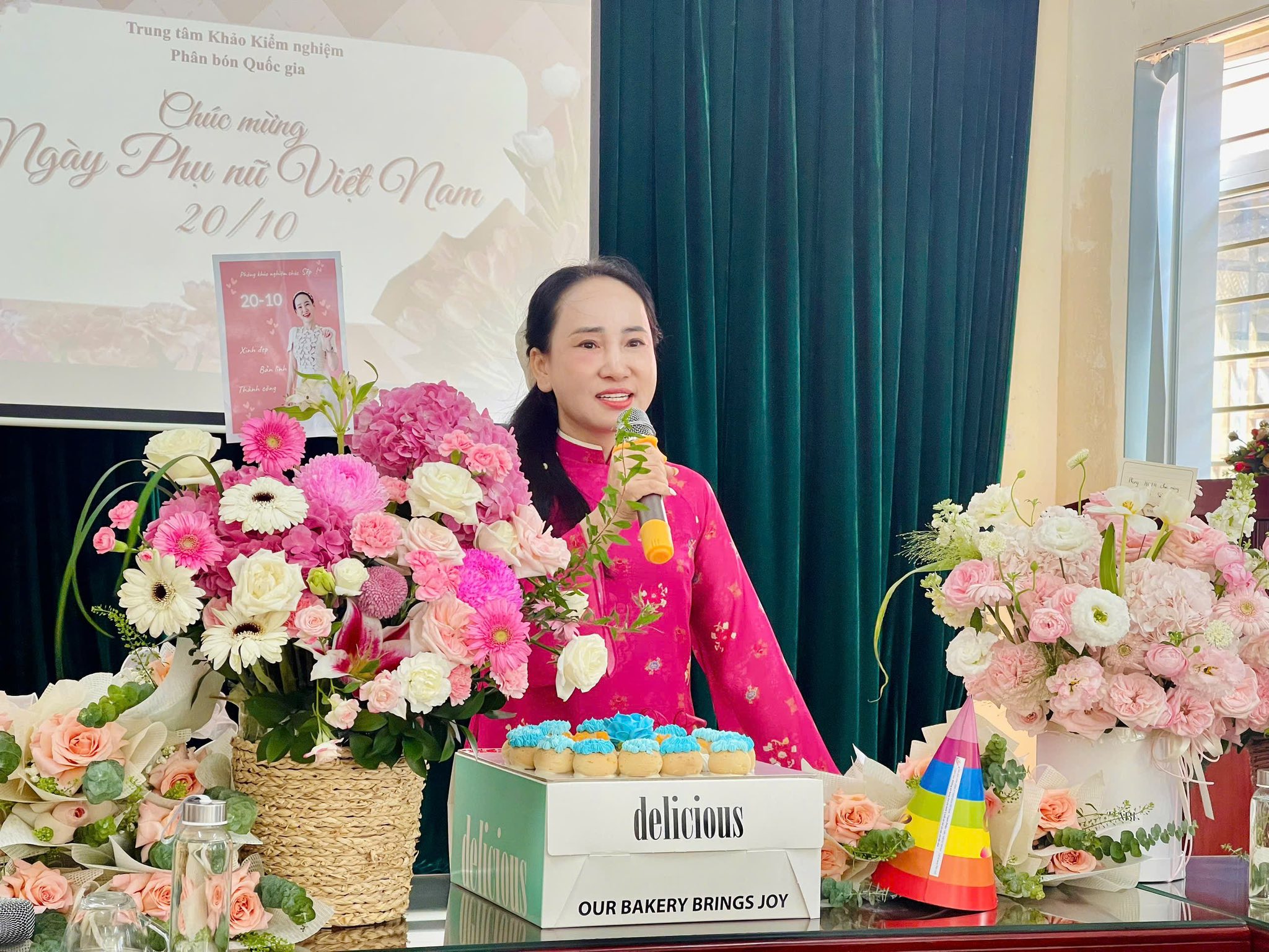 Trung tâm Khảo kiểm nghiệm phân bón Quốc gia tổ chức mít tinh chào mừng ngày phụ nữ Việt Nam 20/10/2025