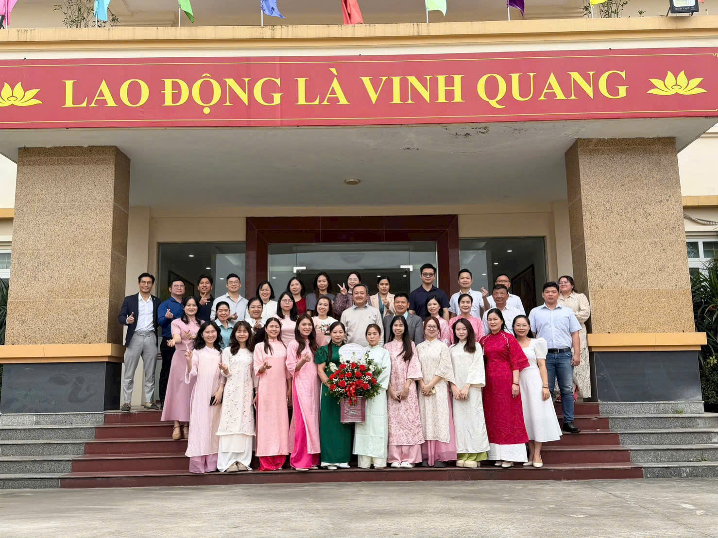 Thông báo tuyển dụng
